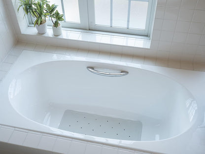 Croydex Rubagrip Bath Mat Non Slip Anti Mould for Inside Bath - Slip Resistant with Secure Grip Suction Cups, Easy to Clean, Made from Natural Rubber, Anti-Bacterial Hygiene 'N' Clean (Medium)