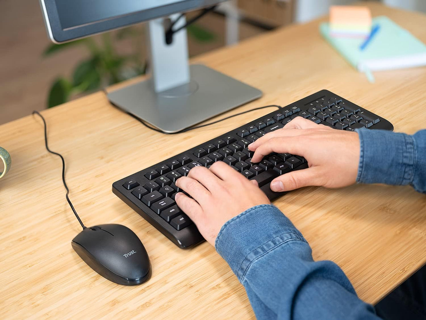 Trust Taro Wired Keyboard & Mouse Set – USB, Quiet, Spill-Proof, Full-Size – Black