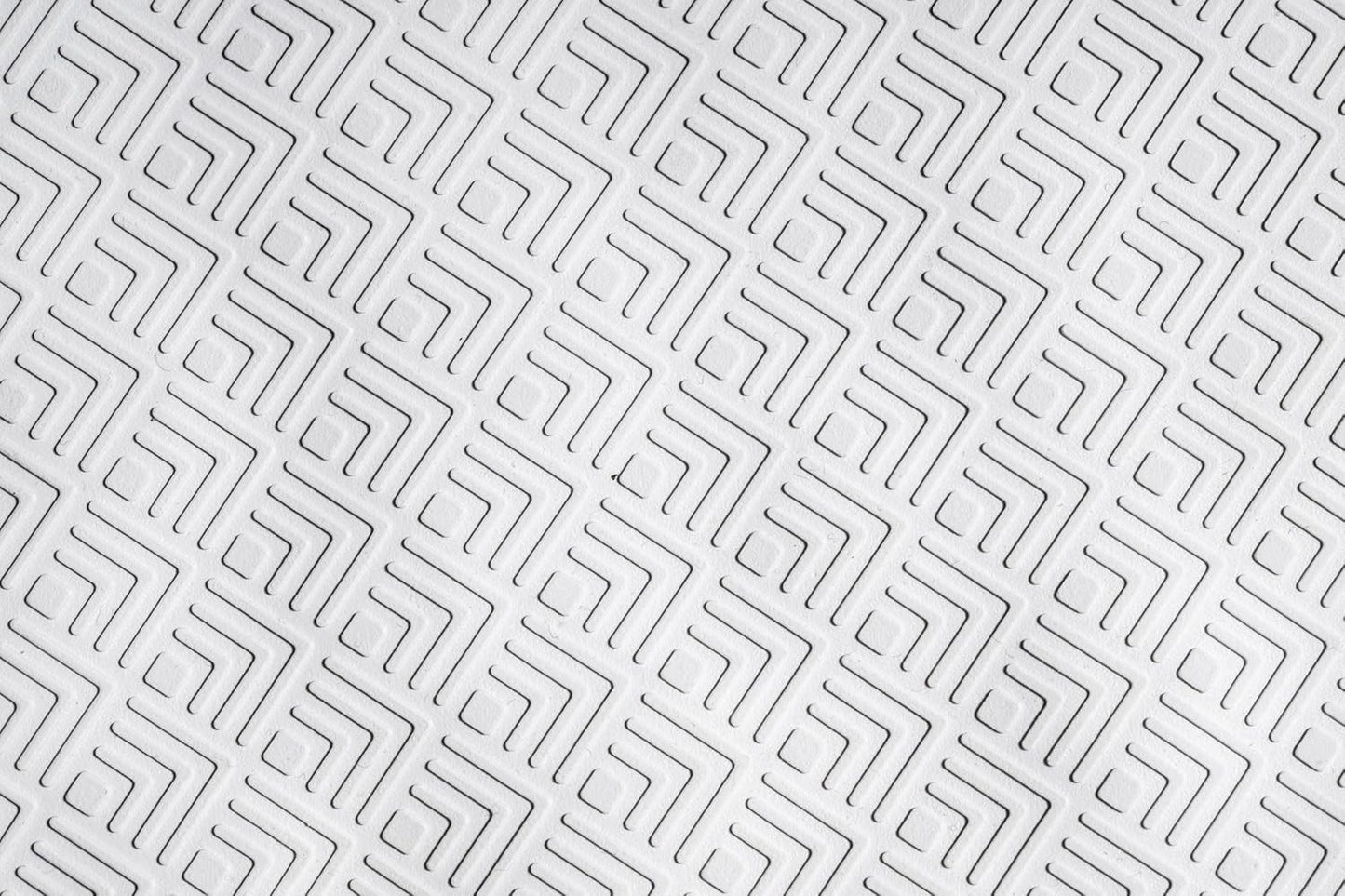 Croydex Rubagrip Bath Mat Non Slip Anti Mould for Inside Bath - Slip Resistant with Secure Grip Suction Cups, Easy to Clean, Made from Natural Rubber, Anti-Bacterial Hygiene 'N' Clean (Medium)